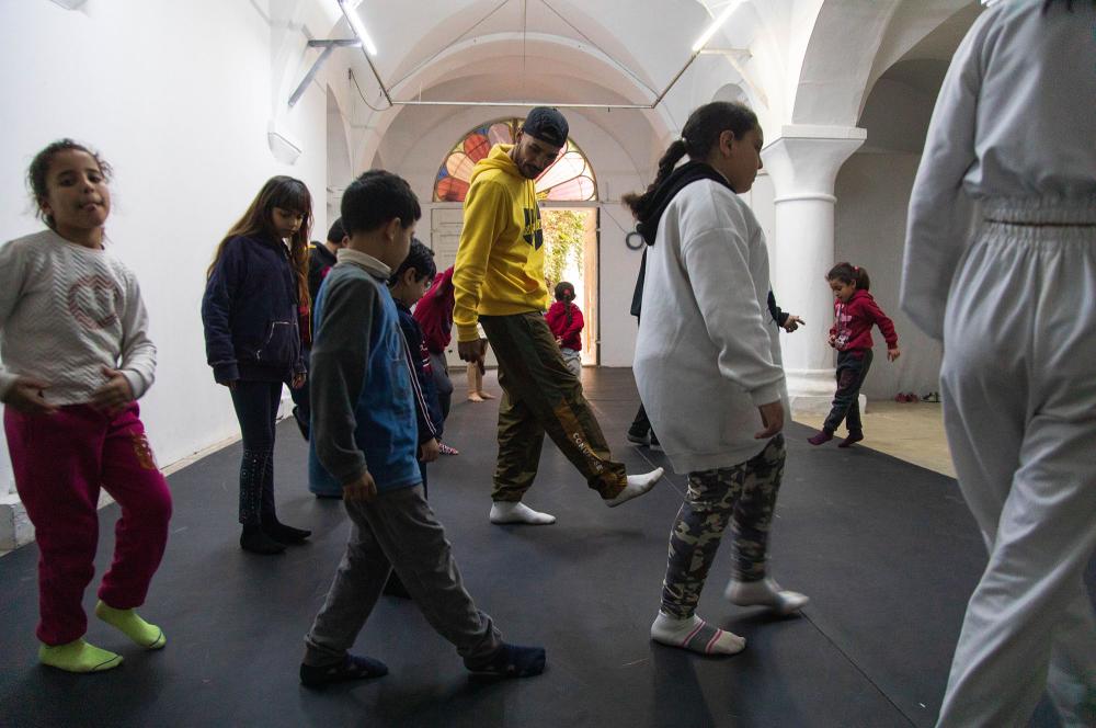 Atelier de hip-hop pour enfants animé à L'Art Rue par Tarek Bouallegui, Art et Education, 2023.