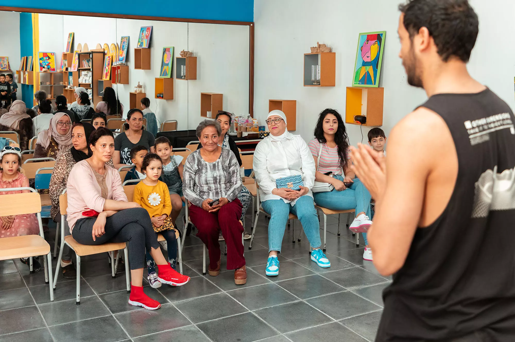Exit from the introductory dance workshop at the Bab Souika school, medina of Tunis, led by Hichem Chebli, Art and Education Programme, 2023.