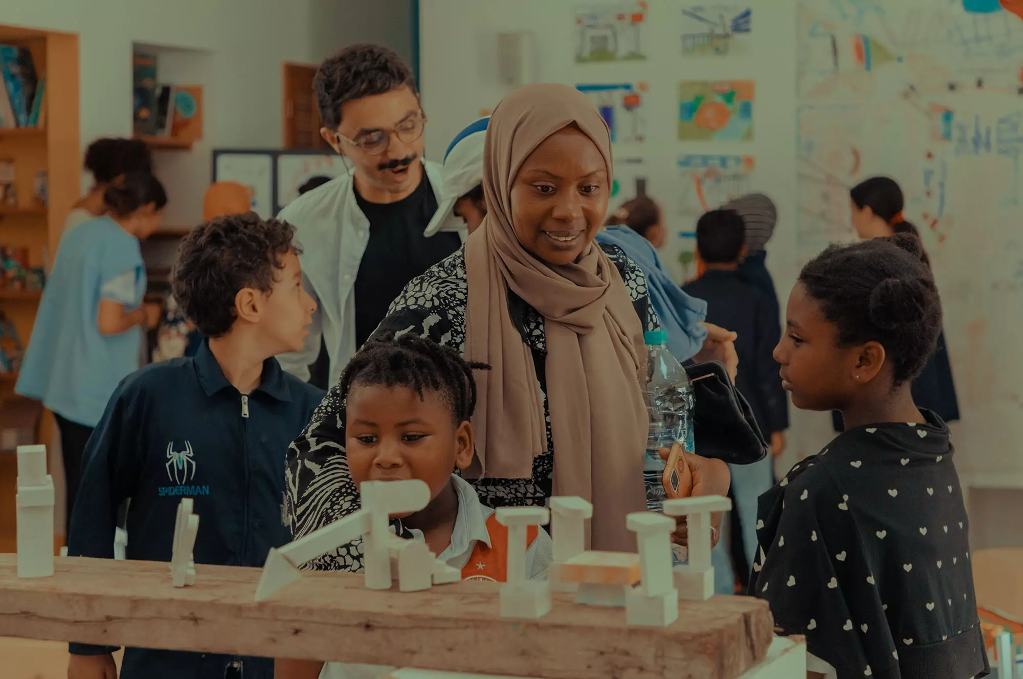 Sortie de l’atelier d’initiation à l’architecture mené par Bilel Ben Romdhane à l’école de la rue el Marr, médina de Tunis, juin 2023