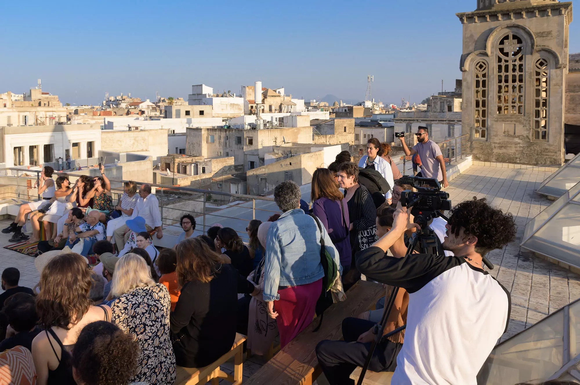 Bon deuil!! de Feteh Khiari et Houcem Bouakroucha, Créations, Festival Dream City 2023, Tunis.