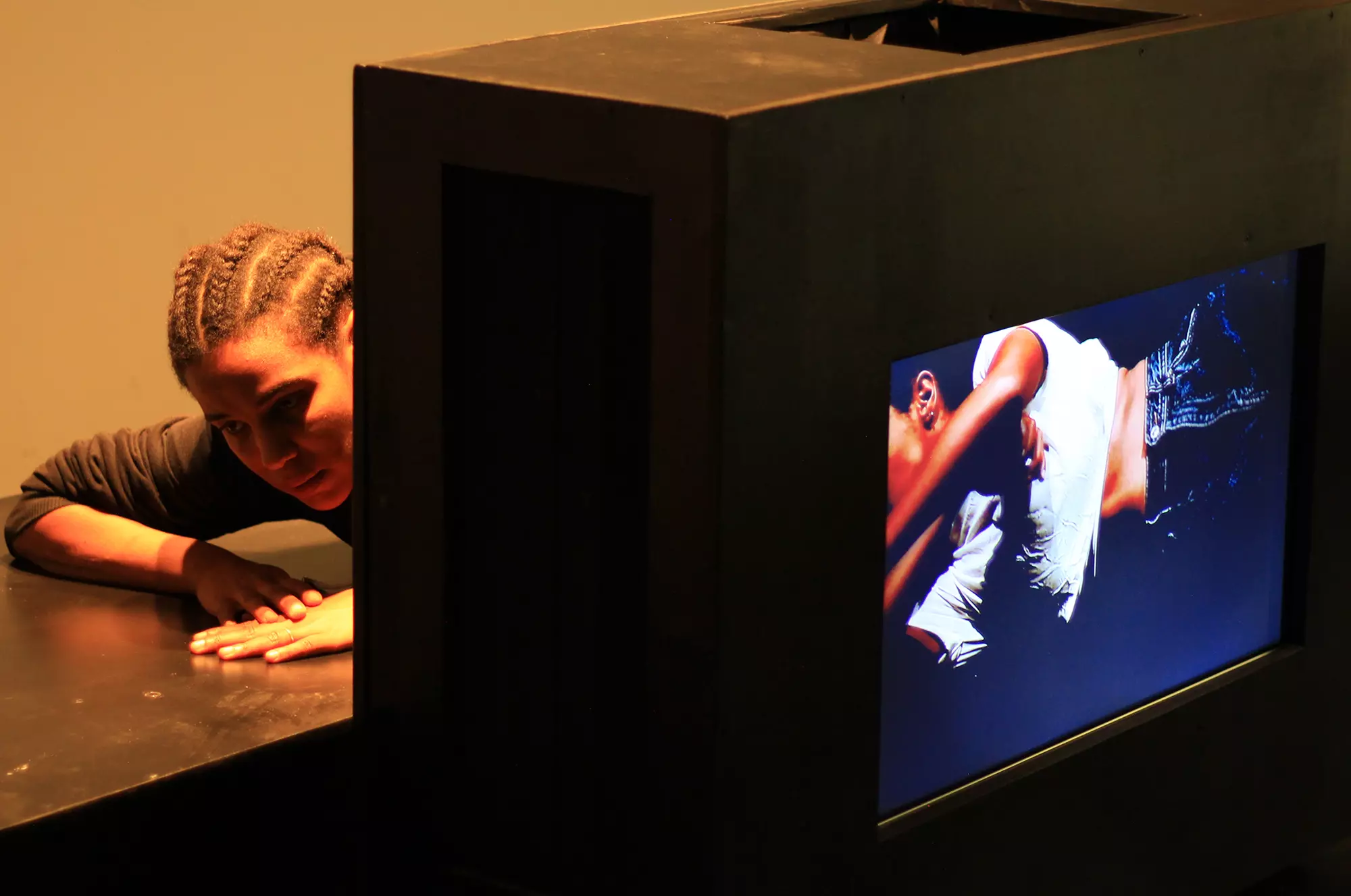 Behind the scenes of "Fragments" - Adaptation by Oumaima Bahri in DPDW Performance Room, 28.01.22