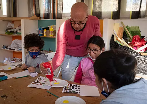 Atelier d'arts plastiques avec Wadi Mhiri