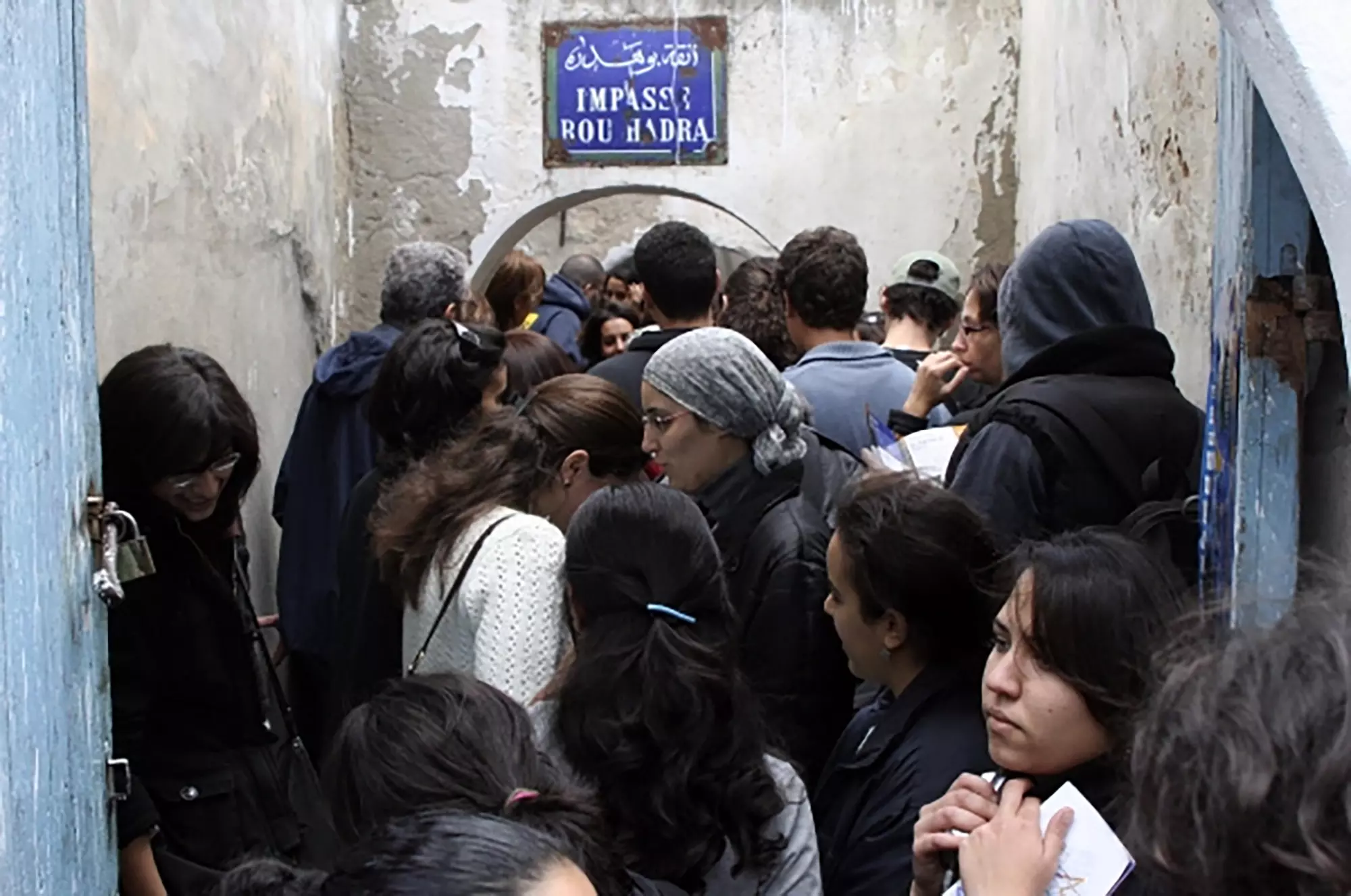 Dream City 2007, audiences in the medina of Tunis.