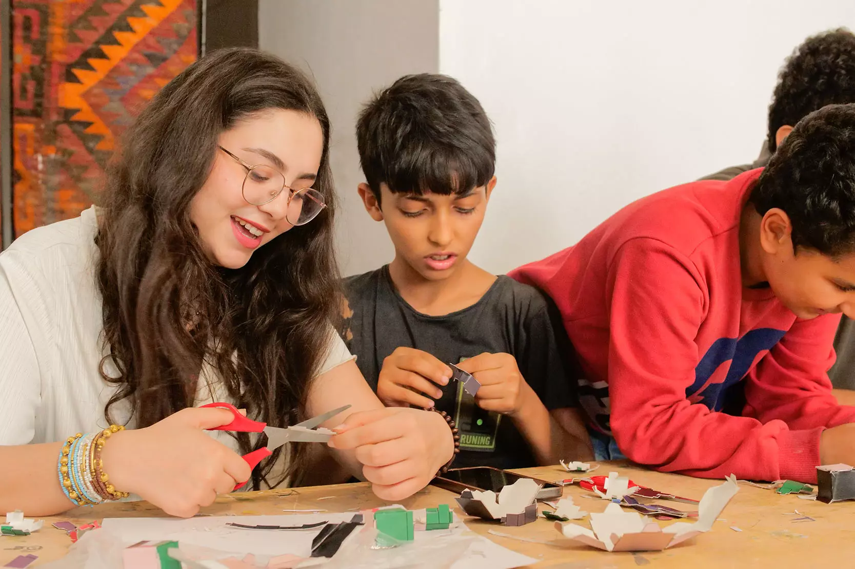 Video creation workshop with children from the Kotteb Louzir school - Tunis Medina, 2023-2024