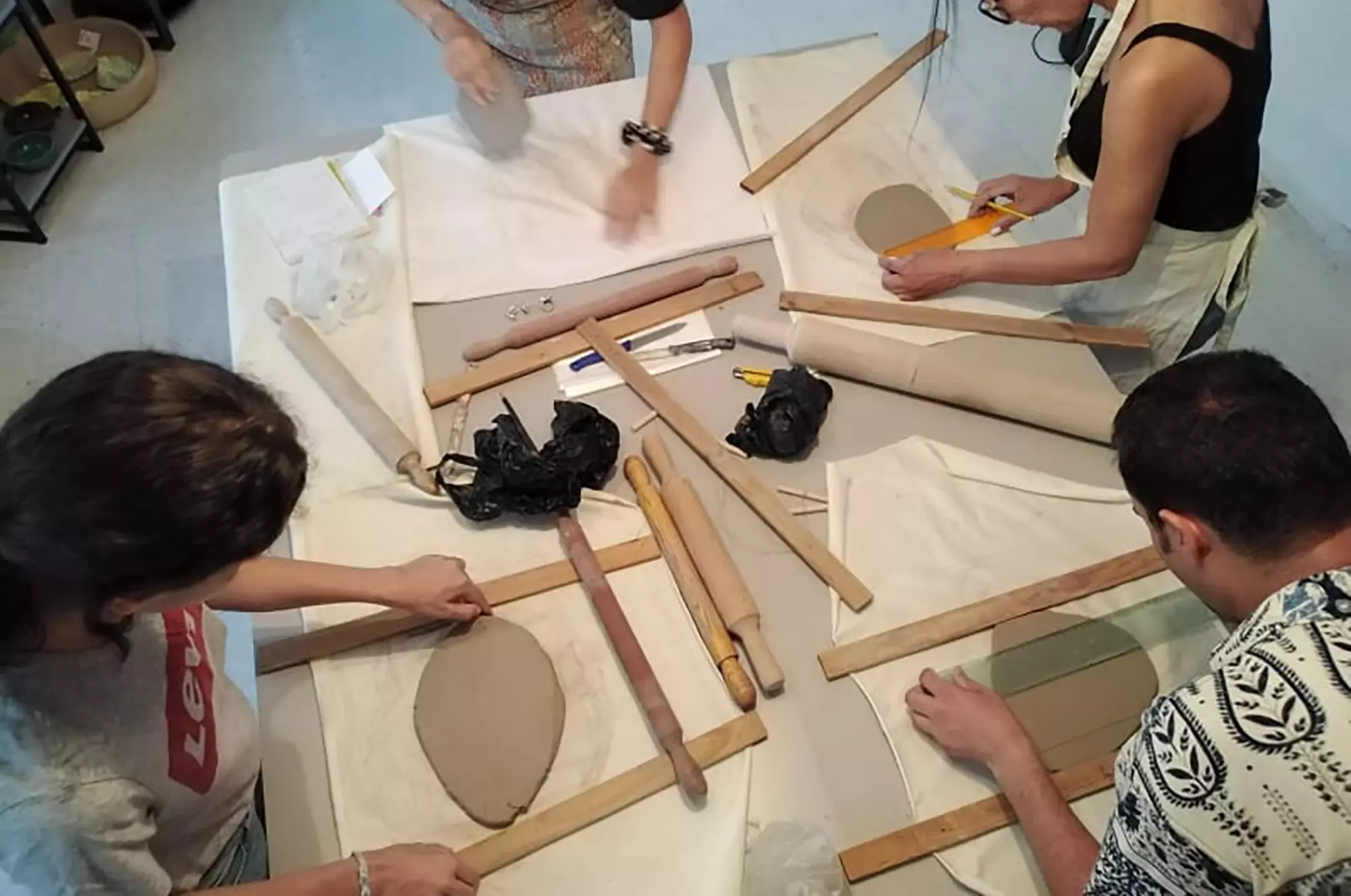 Sāni` صَانِع with Mehdi Kriaa, ceramic workshop for children, March 2022