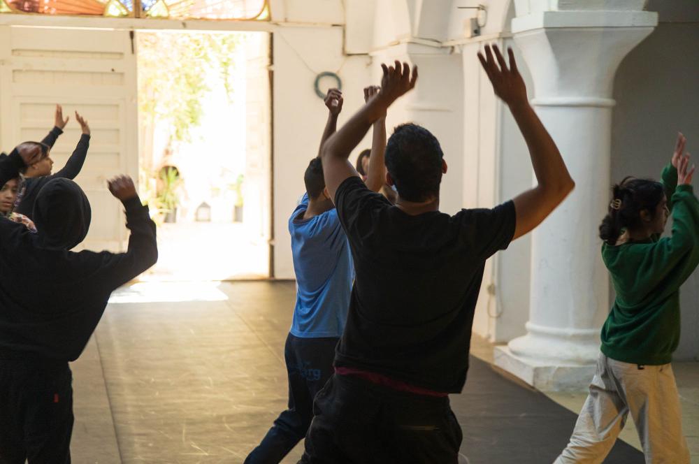 Breakdance workshop led by Hichem Chebli as part of the Art and Education winter camp, L'Art Rue March 2023.