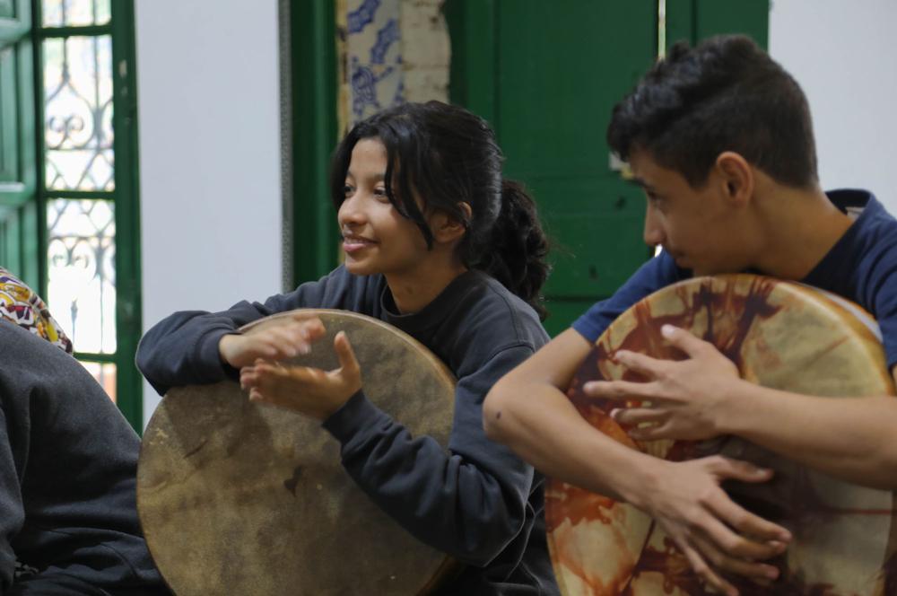 Percussion workshop with Jihed Khmiri as part of the Art and Education Winter Camp, March 2023 at L'Art Rue.