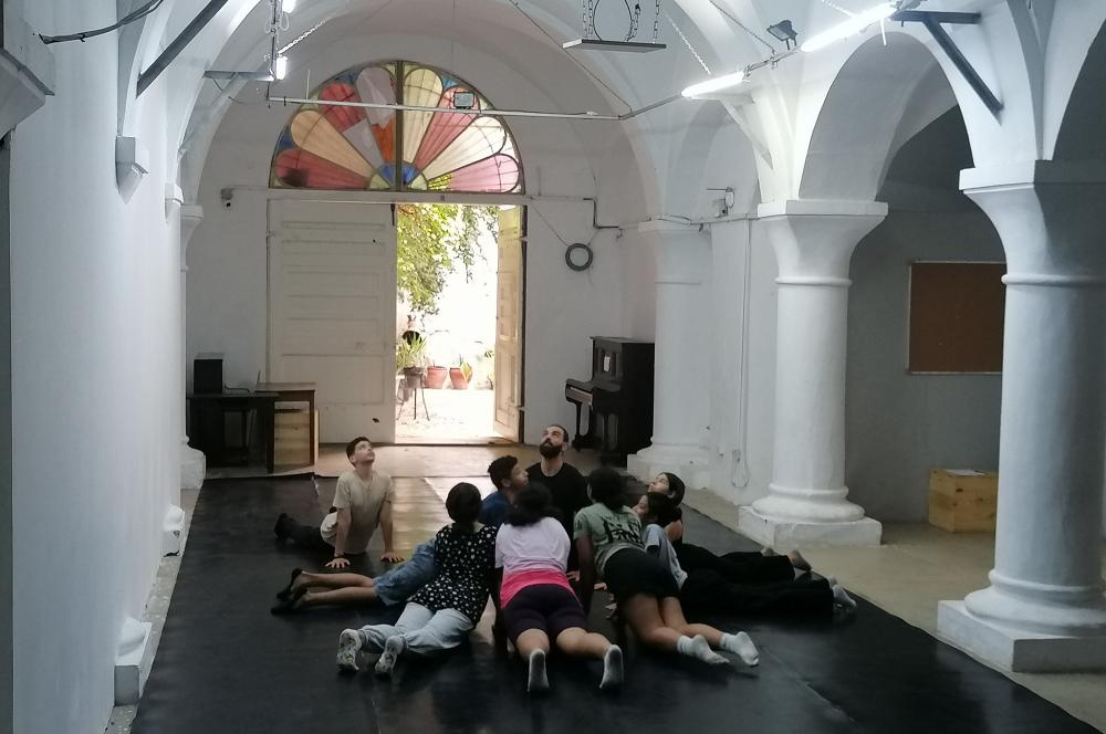 Atelier de danse pour adolescents avec Feteh Khiari et Houcem Bouakroucha, juin 2023 à L'Art Rue.