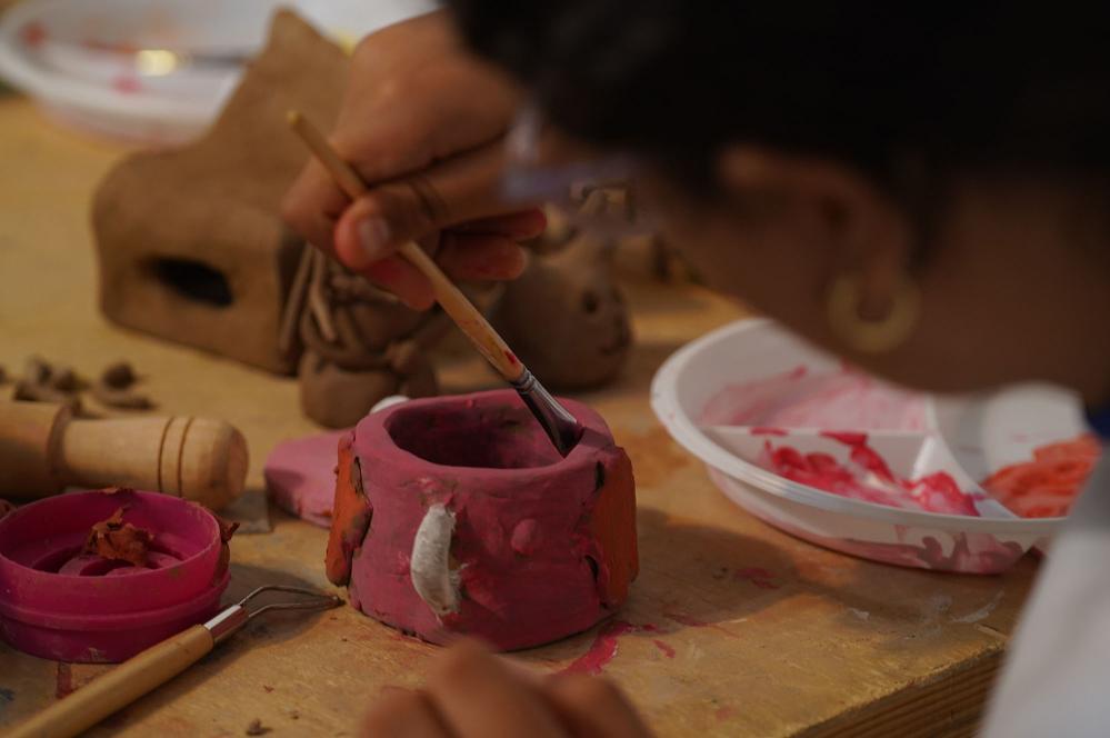 Atelier de poterie avec Bouthaina Hssine, Art et Education, L'Art Rue, mars 2024