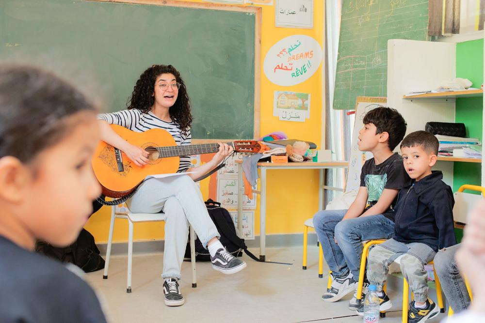 Atelier d'éveil musical par Iqadh avec les enfants de l'école Kotteb Louzir- médina de Tunis, 2024