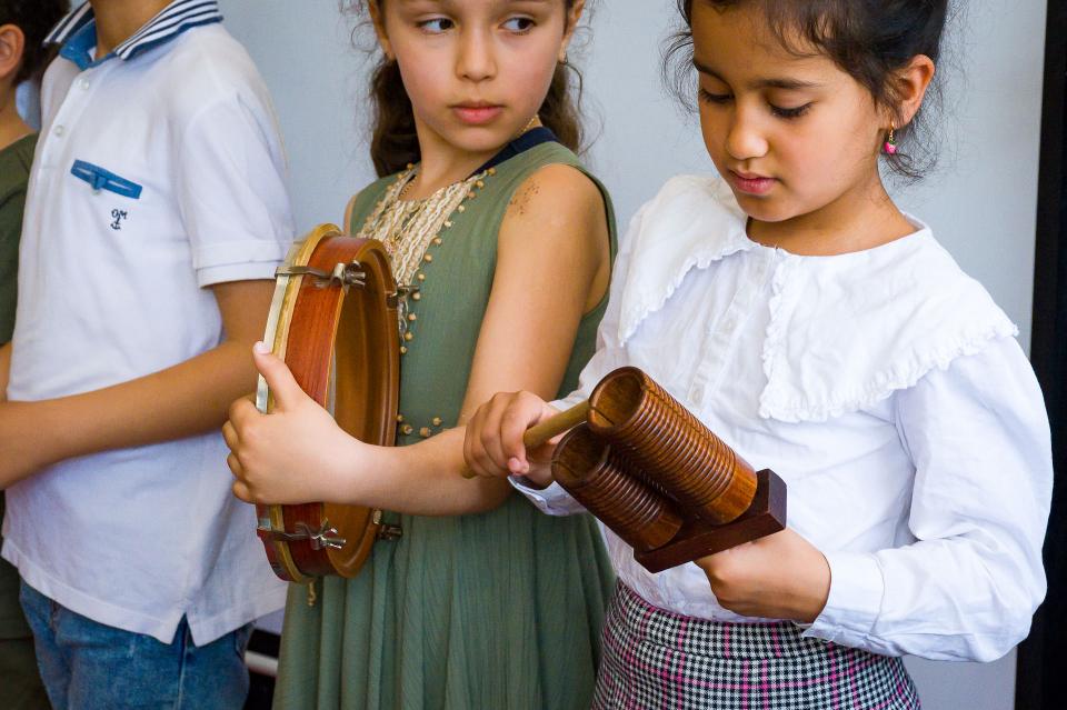 Atelier d'éveil musical par Iqadh avec les enfants de l'école de la Hafsia- médina de Tunis, 2023-2024