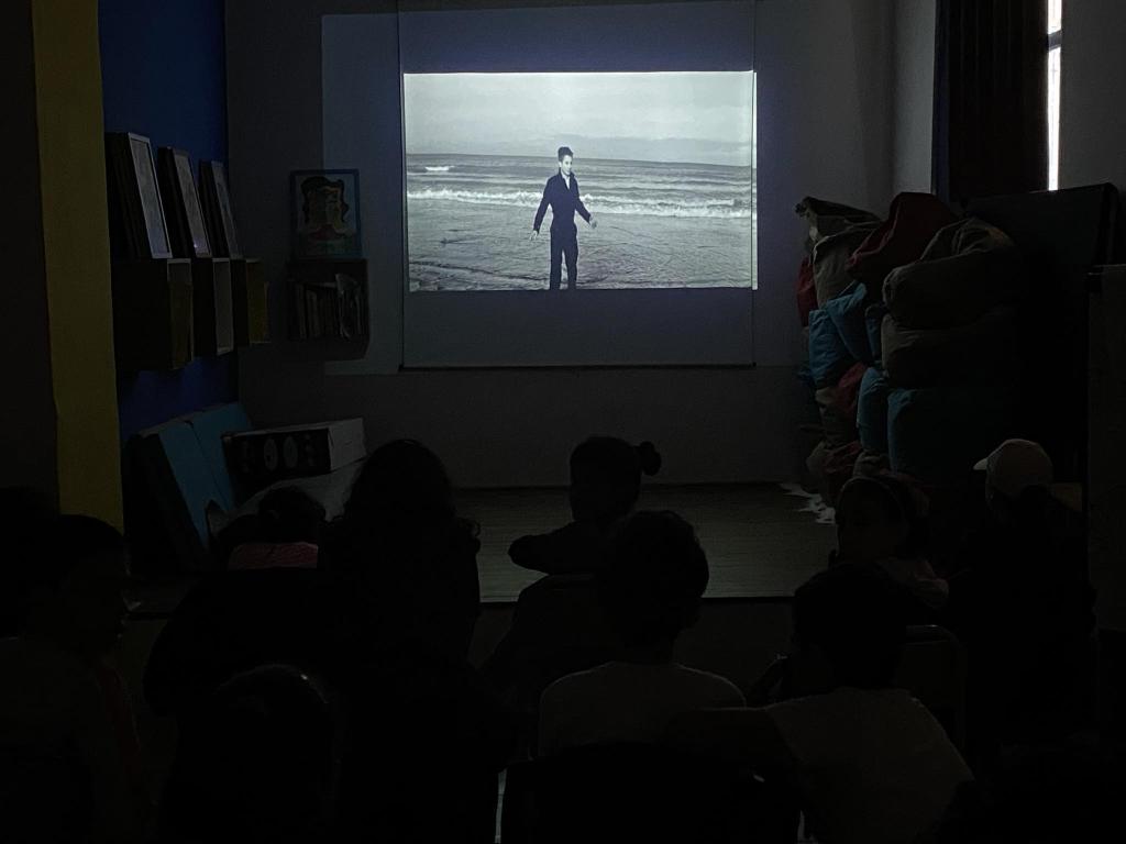 Atelier cinéma par Sentiers-Massarib avec les enfants de l'école primaire publique de Bab Souika - médina de Tunis, 2023-2024