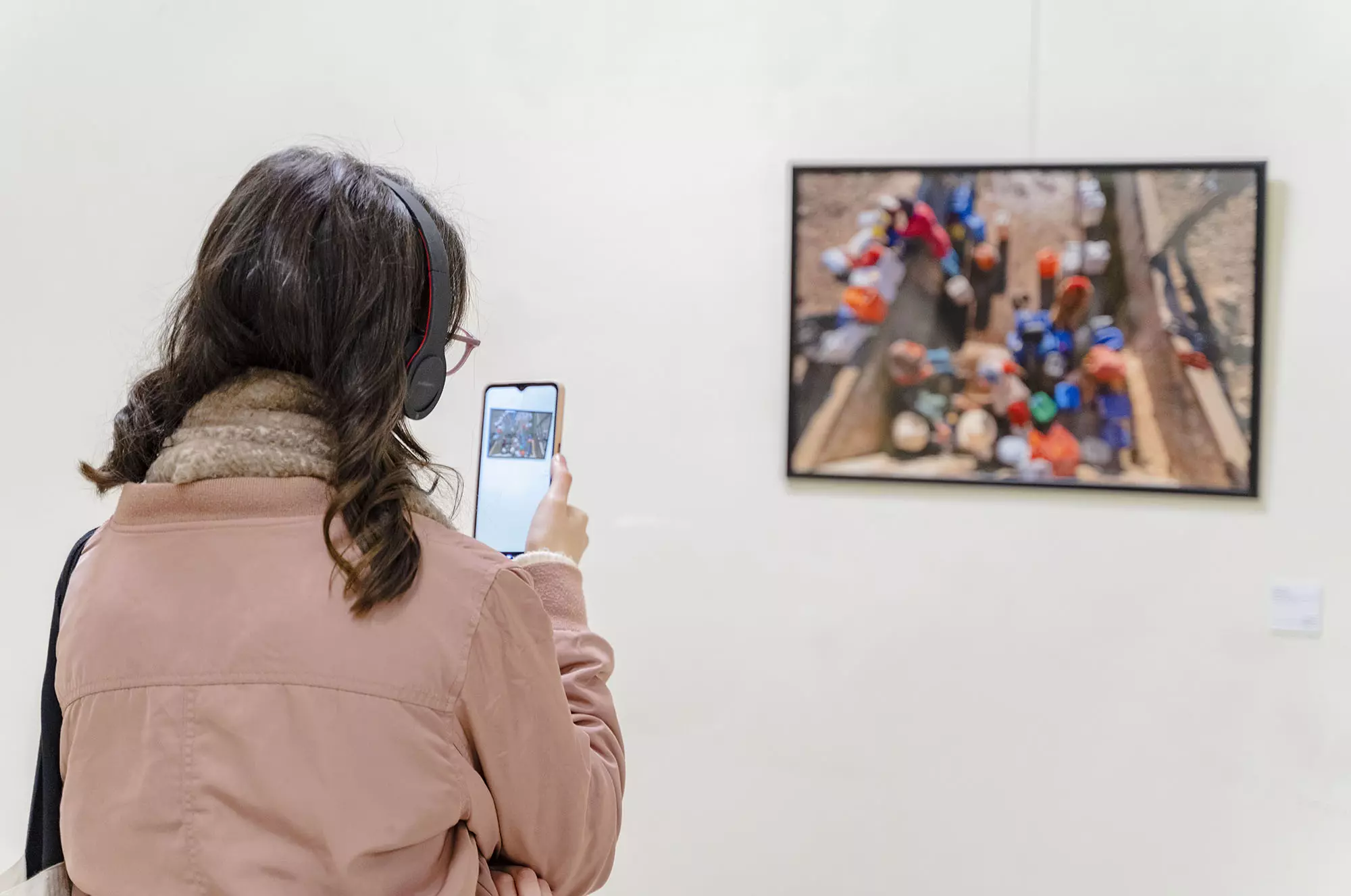 Photographic exhibition "Thirst Republic" by Mohsen Bchir in Tunis in the framework of "Youth-led cultural and civic initiatives" by Thaqafa Daayer Maydoor / All Around Culture, 2023.