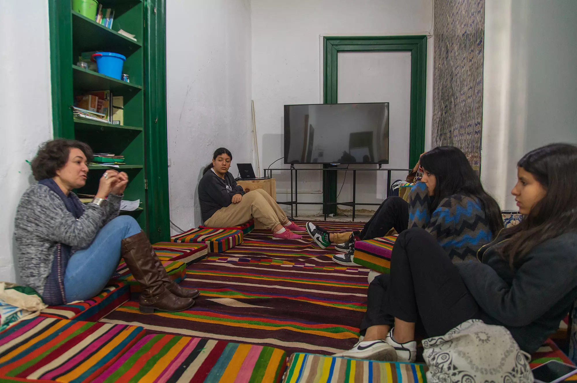 Atelier cinéma et analyse filmique avec Sentiers-Massarib dans le cadre des Winter Camp du programme Art et Education à L'Art Rue, mars 2023.