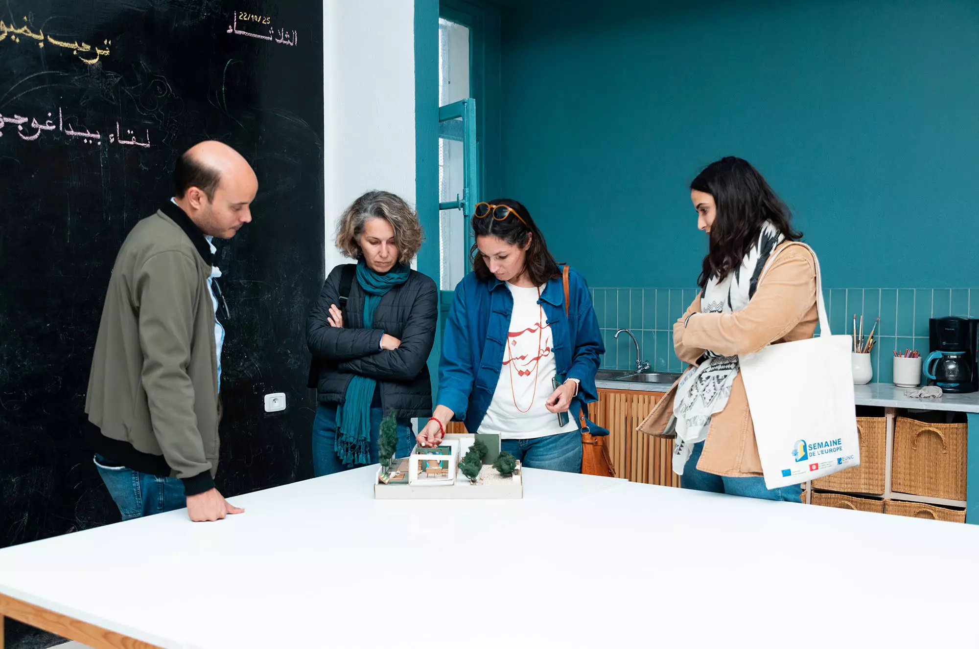 Formation à L'Art Rue des associations lauréates du programme Qismi Al ahla, novembre 2022.